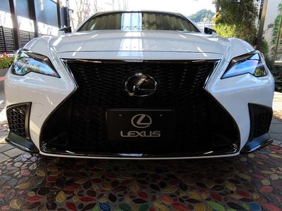 LEXUS LS - 6