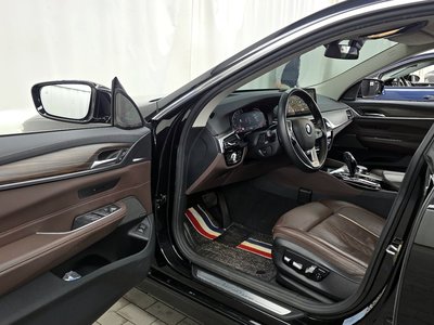 BMW 6 SERIES GT - 10