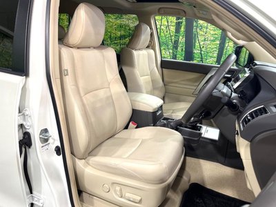 TOYOTA LAND CRUISER PRADO - 8