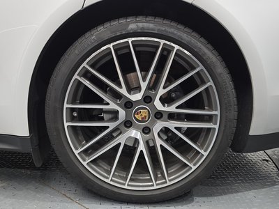 PORSCHE PANAMERA - 8