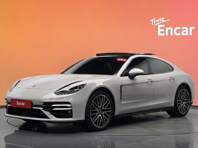 PORSCHE PANAMERA - 1