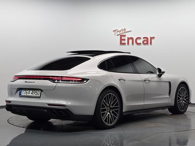 PORSCHE PANAMERA - 3