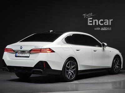 BMW 5 SERIES - 4
