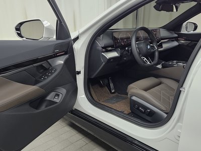 2024 BMW 5 SERIES — миниатюра 13