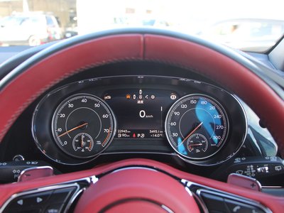 BENTLEY BENTAYGA - 6