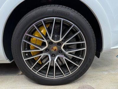 PORSCHE CAYENNE TURBO - 8