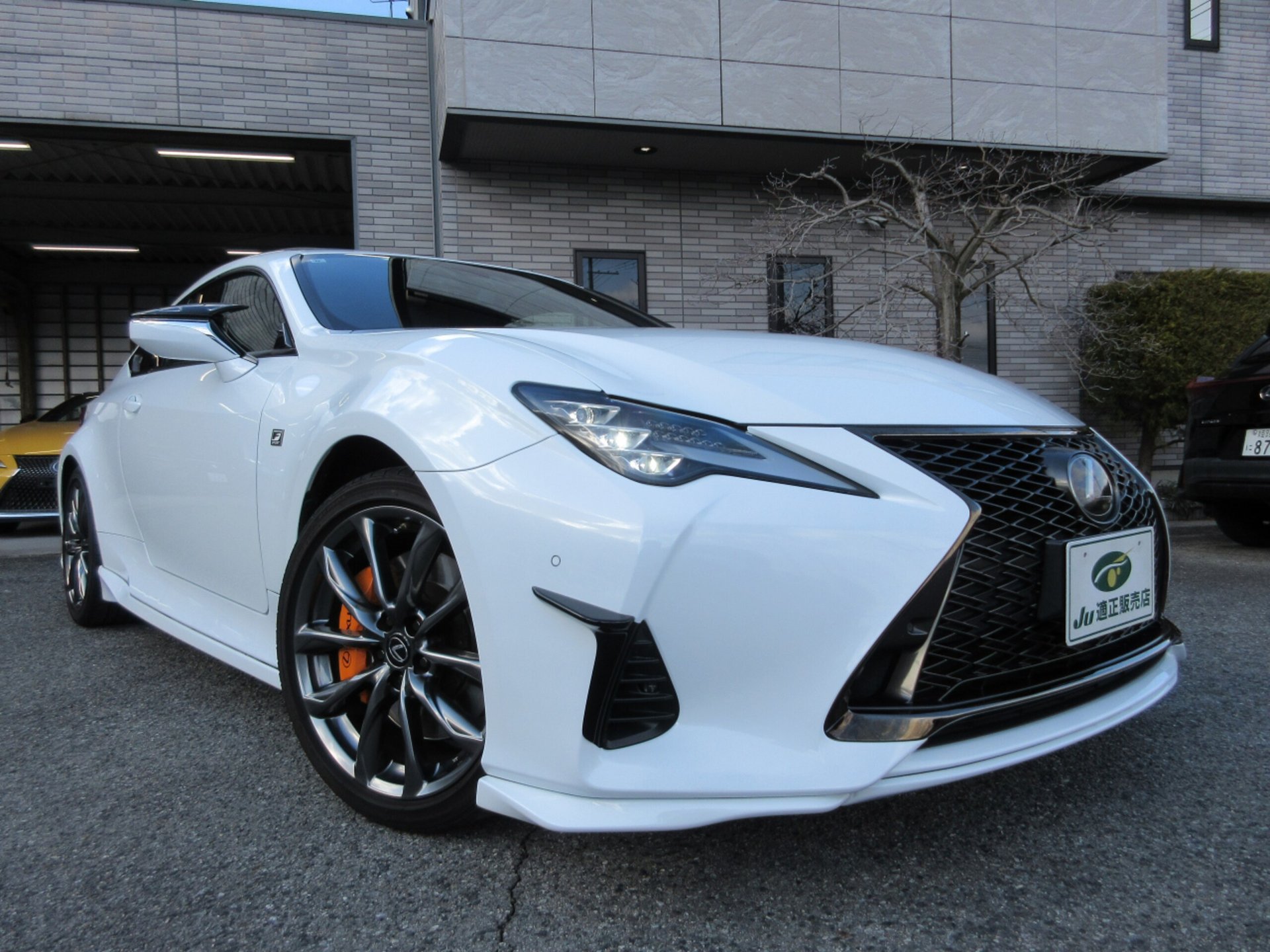 LEXUS RC - View 1
