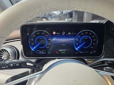 MERCEDES-BENZ EQE - 6