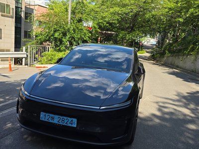 TESLA MODEL Y - 1