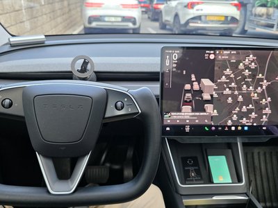 TESLA MODEL Y - 5