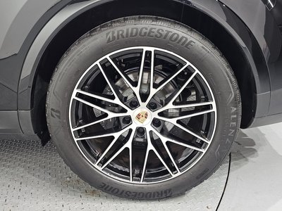 صورة 8 لـ 2025 Porsche CAYENNE