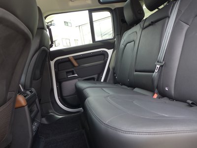 صورة مصغرة 38 لـ 2023 LAND Rover DEFENDER