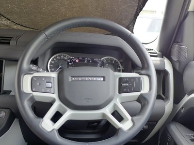 صورة مصغرة 41 لـ 2023 LAND Rover DEFENDER