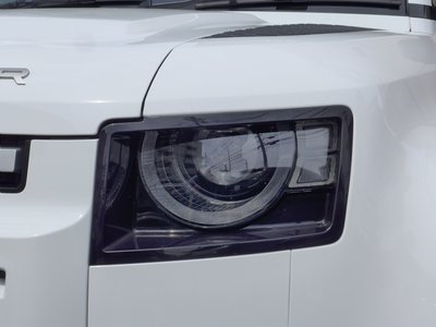 LAND ROVER DEFENDER - 8