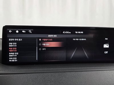 2021 Genesis GV80 thumbnail 16