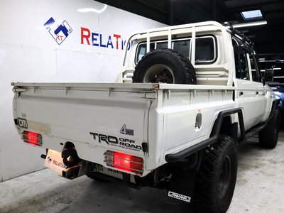 TOYOTA LAND CRUISER - 8