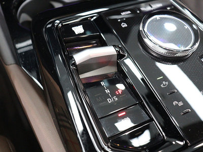 2024 BMW 5 SERIES 照片 8