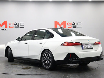2024 BMW 5 SERIES 照片 3
