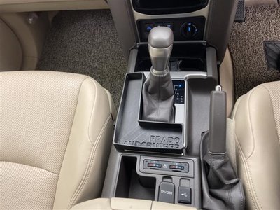 TOYOTA LAND CRUISER PRADO - 8