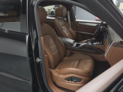 PORSCHE CAYENNE - 10
