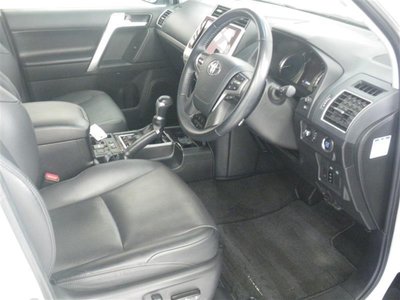 TOYOTA LAND CRUISER PRADO - 9