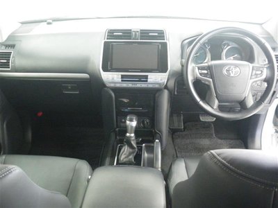 TOYOTA LAND CRUISER PRADO - 10