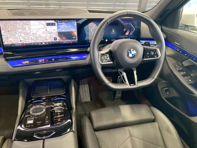 صورة مصغرة 54 لـ 2024 BMW 5 SERIES