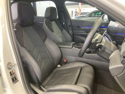 صورة مصغرة 57 لـ 2024 BMW 5 SERIES