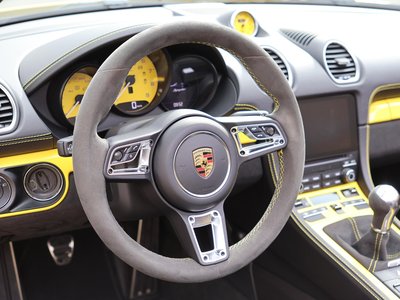 PORSCHE 718 SPYDER - 4