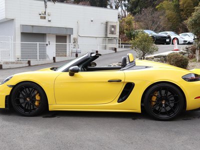 PORSCHE 718 SPYDER - 8