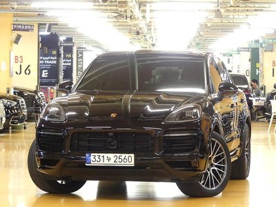 صورة 2 لـ 2022 Porsche CAYENNE