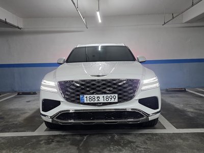 صورة 1 لـ 2025 Genesis GV80