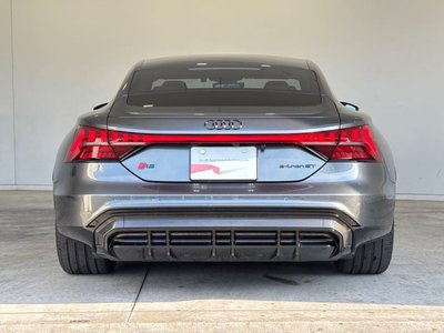 AUDI RS E-TRON GT - 10