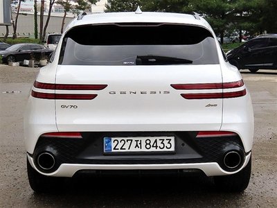 صورة 3 لـ 2021 Genesis GV70