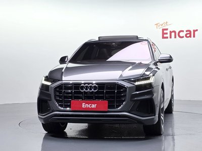 AUDI Q8 - 2