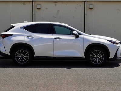 صورة 3 لـ 2023 Lexus NX