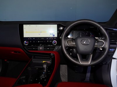 صورة 9 لـ 2023 Lexus NX