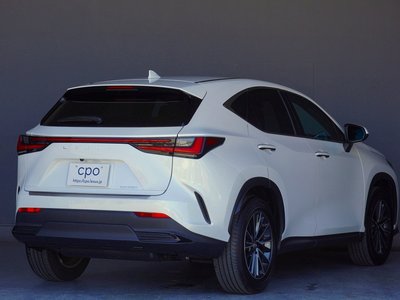 صورة 4 لـ 2023 Lexus NX