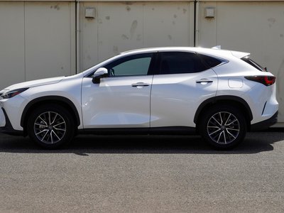 صورة 2 لـ 2023 Lexus NX