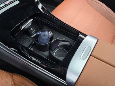 2024 Mercedes-BENZ GLC — миниатюра 13