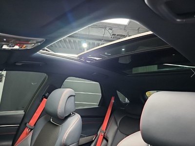 صورة مصغرة 14 لـ 2024 Genesis GV70