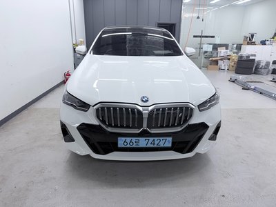 BMW I5 - 2