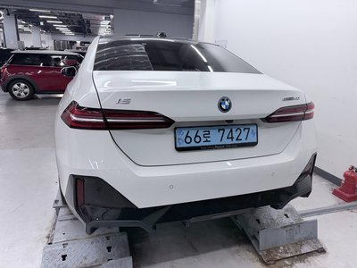 BMW I5 - 3