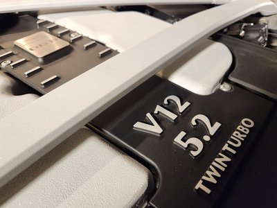 ASTON MARTIN DB11 - 9