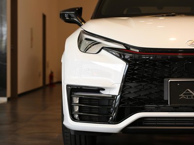 LEXUS LBX - 7