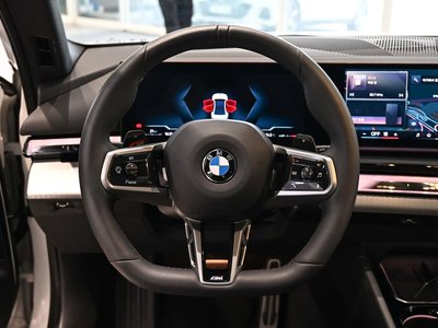 صورة مصغرة 11 لـ 2025 BMW 5 SERIES
