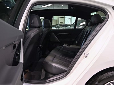 صورة مصغرة 15 لـ 2025 BMW 5 SERIES