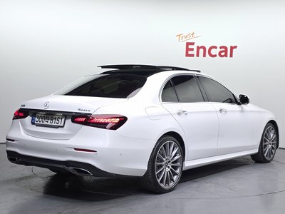 MERCEDES-BENZ E-CLASS - 4