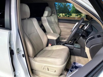 TOYOTA LAND CRUISER PRADO - 8