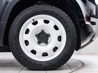 LAND ROVER DEFENDER - 3